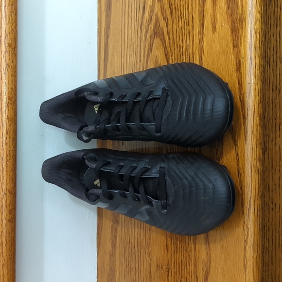 Adidas Predator cleats size 8 black - Picture 4 of 7